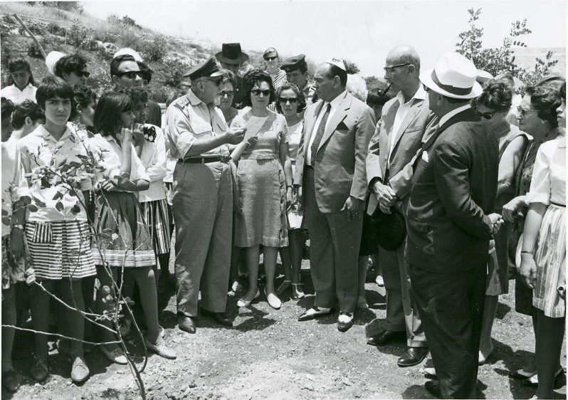 1964 - Gerusalemme, Israele, Ezio Giorgetti al Yad Vashem