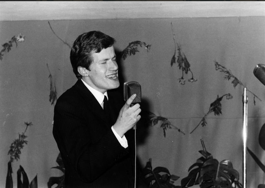 Gianni Pettenati vincitore della quarta edizione del festival "Voci "Nuove" di Bellaria Igea Marina 1965