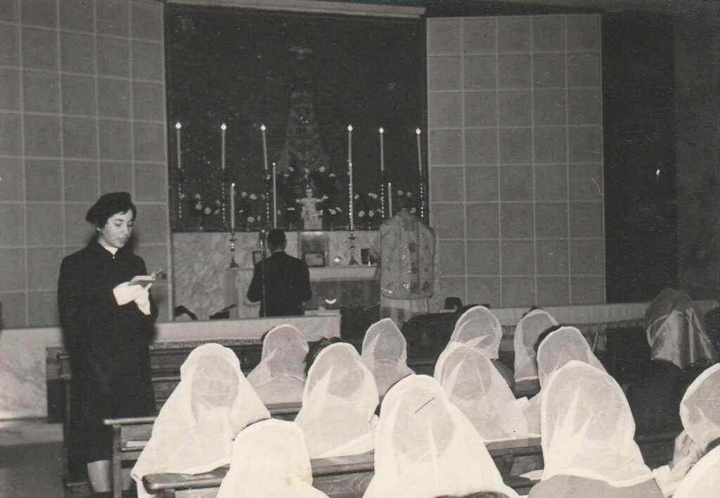 Natale 1958 nella chiesa all'interno della colonia Roma