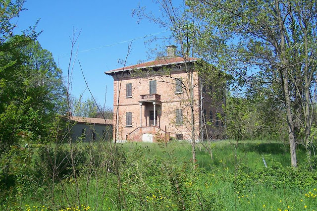 Villa Nadiani nel parco retrostante la colonia Roma