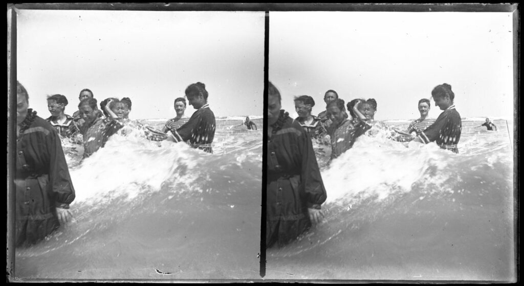 donne in acqua a Bellaria nel 1890, foto di Olindo Guerrini