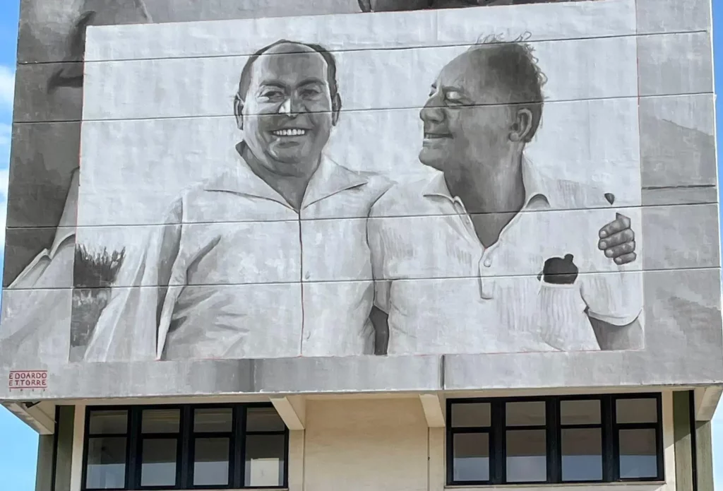 Murale Ezio Giorgetti sulla parete del Comune di Bellaria Igea Marina