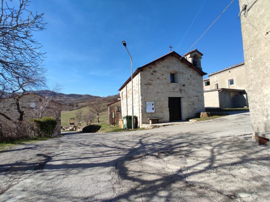 La piccola chiesa di San Vicinio del 1743 a Pugliano Vecchio