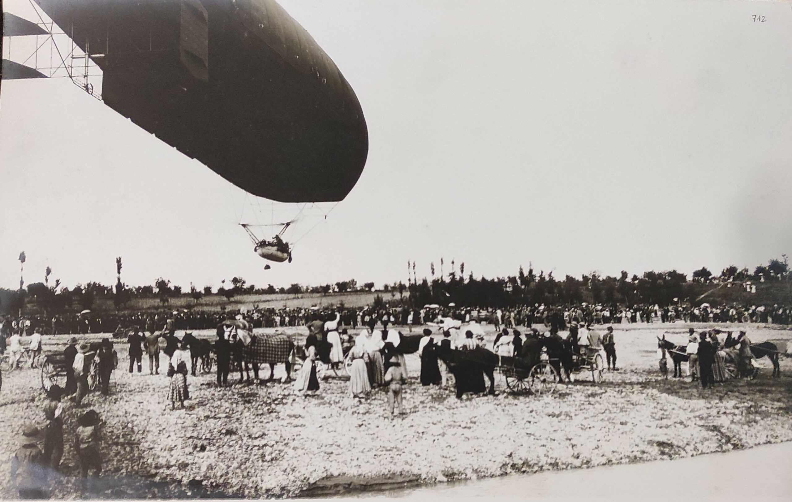 Un dirigibile a Bellaria, 1 ottobre 1910